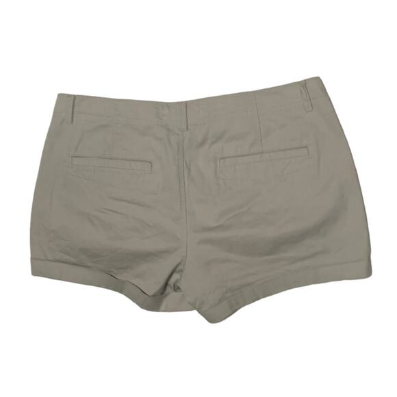 Old Navy perfect 3 1/2 inch kahki shorts woman’s size 12 - Picture 2 of 7